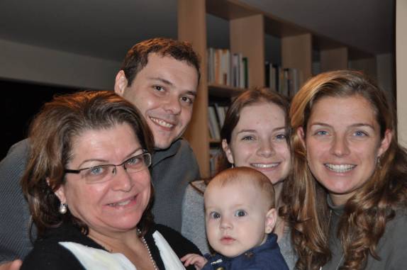 Vovó Patrícia com a Luiza, Dani e Dudu e a Ana, em Curitiba - PR